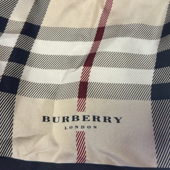 Burberry Scarf 100% silk - Picture 2 of 4